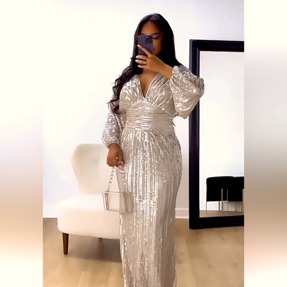 🎉Shine in this Sexy Long Sleeve Sparkly Maxi Dress, perfect for holiday … - Picture 5 of 16